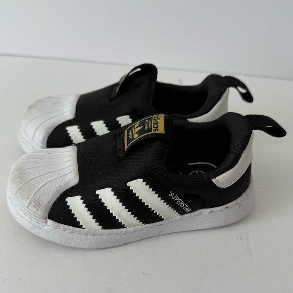 Adidas Superstar Black Shoes Child’s Size 5.5 - Picture 7 of 7